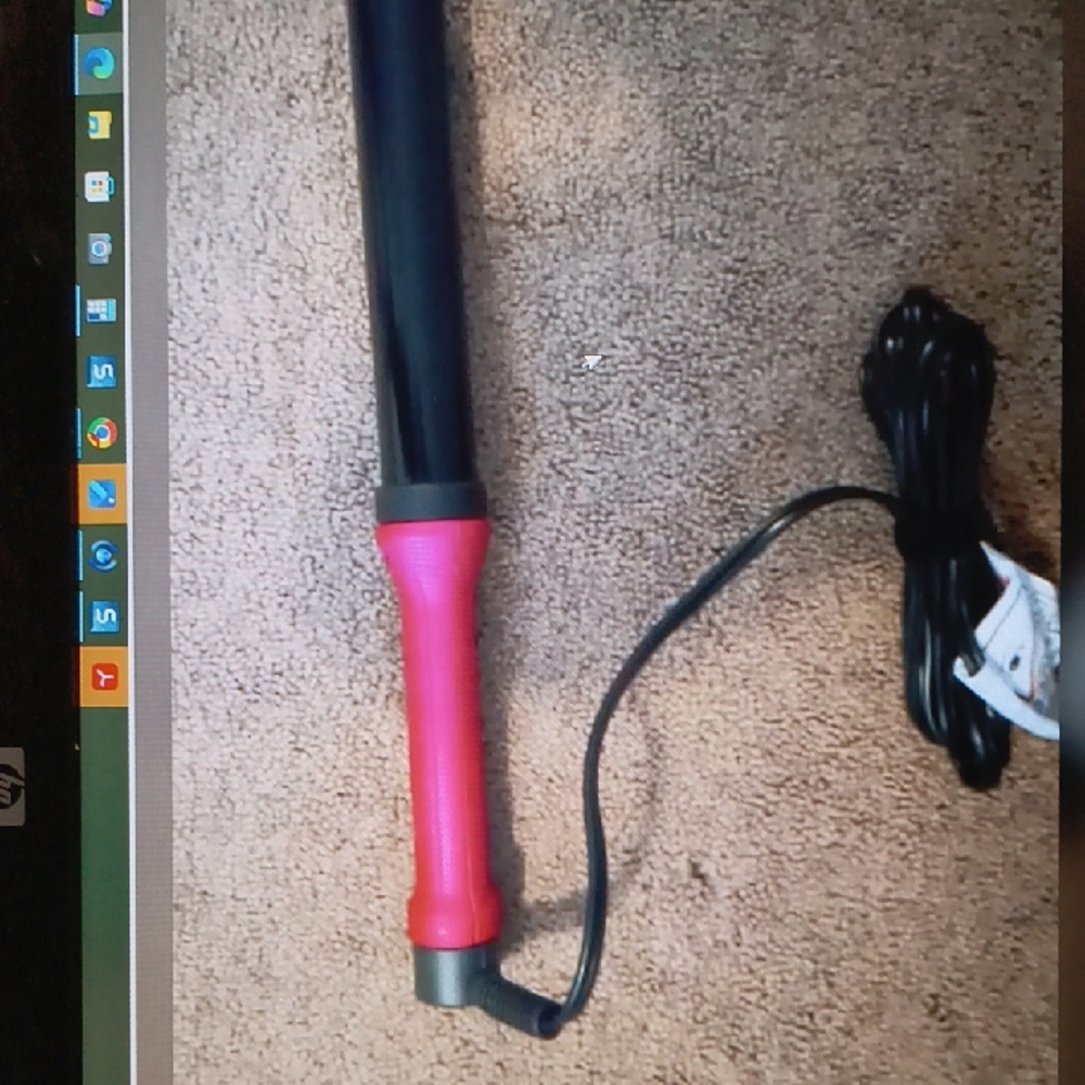 Pink and Black Curling Wand